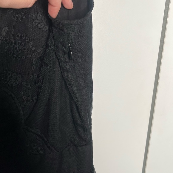 FINAL SALE Garnet Hill Black Lace Embroidered Dress Women’s Size 10 - Picture 6 of 7